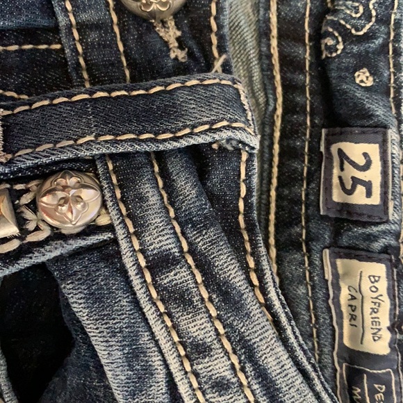 Miss Me 25 boyfriend Capri like new - Picture 3 of 3